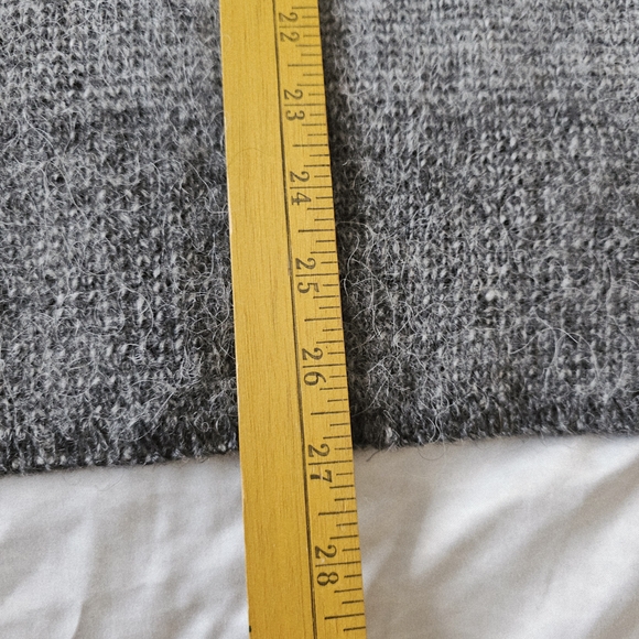 Icelandic Wool Varma Wrap Cape Shawl NWT Great Gift - Picture 9 of 11